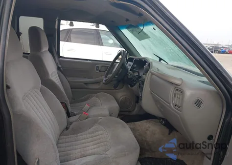 2002 Chevrolet S-10 Ls z USA, uszkodzony, nr VIN 1GCCS19W728112044